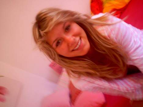 Stephanie salope de Nantes cherche un homme