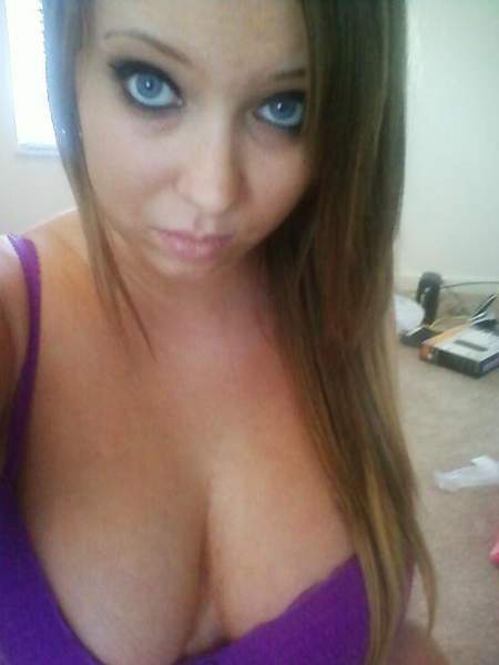 Salope sur Lyon cherche  une rencontre avec un homme