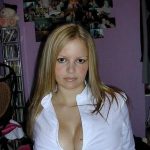 Aurelie jeune femme sur Cannes cherche un plan baise